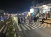 Ibadah Nyaman, Polisi Kawal Sholat Isya dan Tarawih di Kediri
