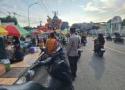 Ngabuburit Aman! Polsek Gerung Atur Lalu Lintas dan Cegah Balap Liar