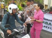 Aksi Berkah Polsek Batulayar: 300 Takjil untuk Masyarakat
