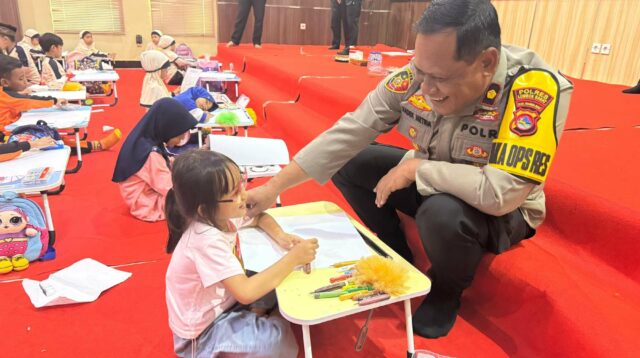 Lomba Mewarnai Meriahkan Hari Bhayangkara di Polres Lombok Barat